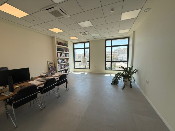 משרדים יוקרתיים להשכרה בירושלים – גמר מלא, מוכן לעבודה