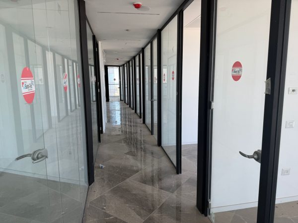 ⁦משרד יוקרתי למכירה בירושלים – גמר מלא ומחיר יוצא דופן⁩ – תמונה ⁦5⁩