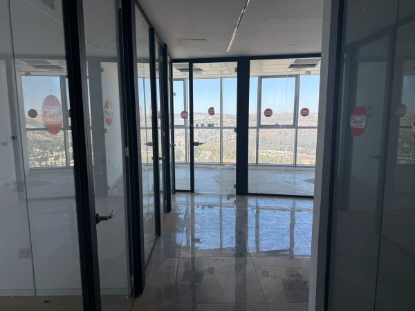 משרד יוקרתי למכירה בירושלים – גמר מלא ומחיר יוצא דופן