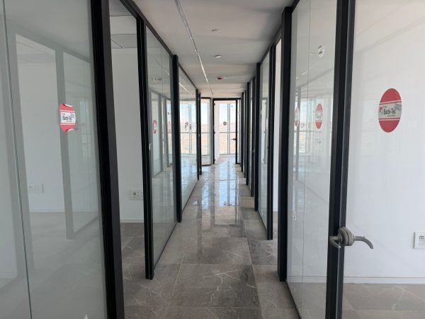 ⁦משרד יוקרתי למכירה בירושלים – גמר מלא ומחיר יוצא דופן⁩ – תמונה ⁦3⁩