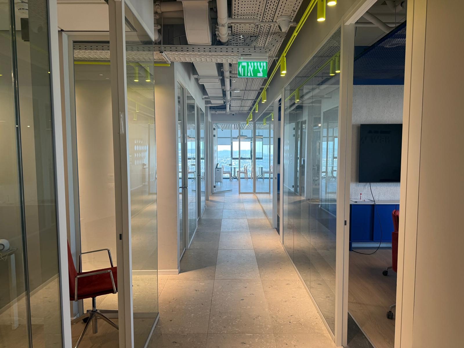 משרדים מרוהטים